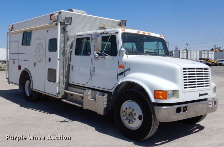 image for item DP4025 1994 International 4700  mobile command center truck
