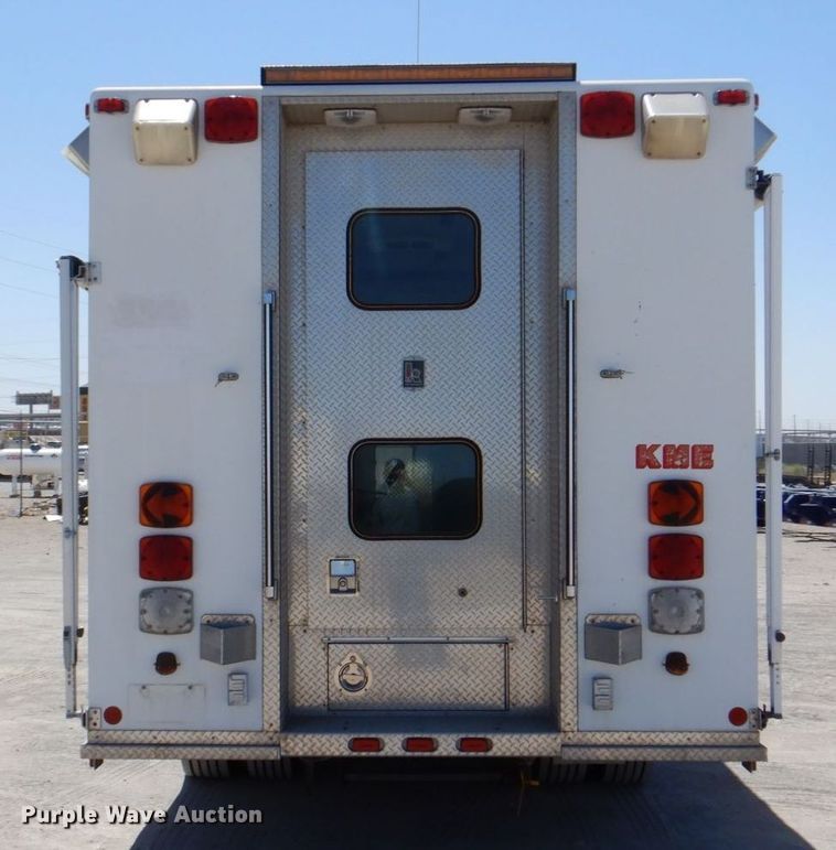 image for item DP4025 1994 International 4700  mobile command center truck