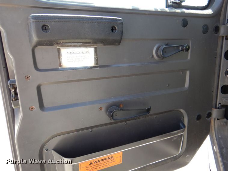 image for item DP4025 1994 International 4700  mobile command center truck