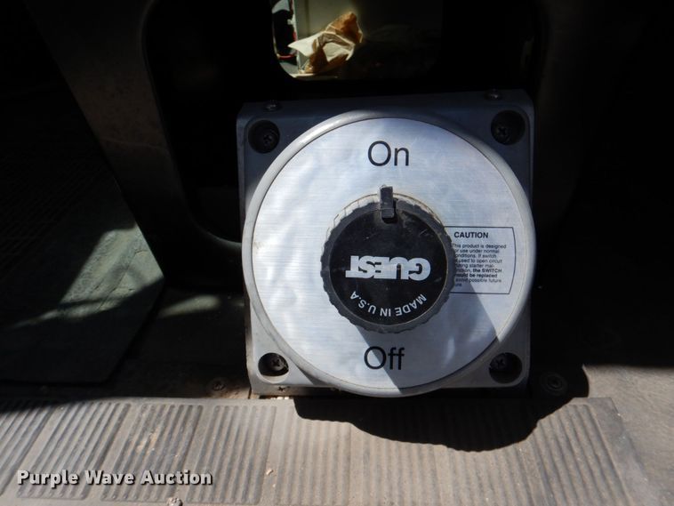 image for item DP4025 1994 International 4700  mobile command center truck