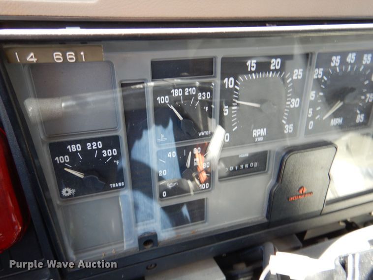 image for item DP4025 1994 International 4700  mobile command center truck