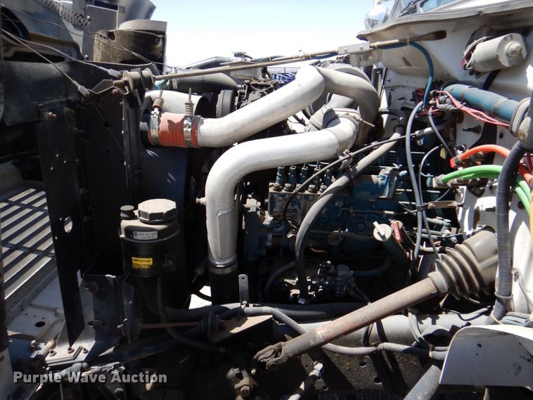 image for item DP4025 1994 International 4700  mobile command center truck