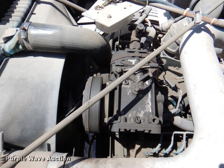 image for item DP4025 1994 International 4700  mobile command center truck