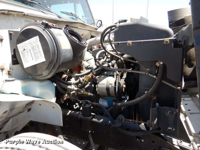 image for item DP4025 1994 International 4700  mobile command center truck