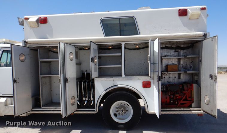 image for item DP4025 1994 International 4700  mobile command center truck