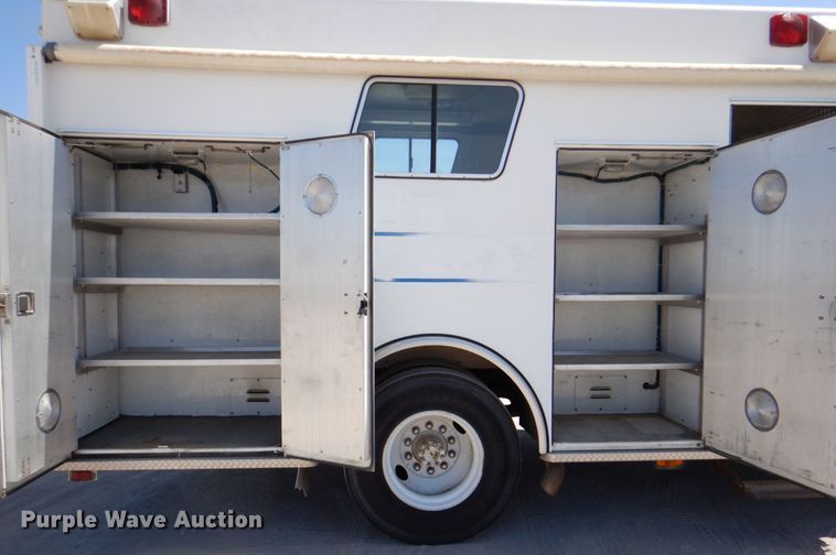 image for item DP4025 1994 International 4700  mobile command center truck