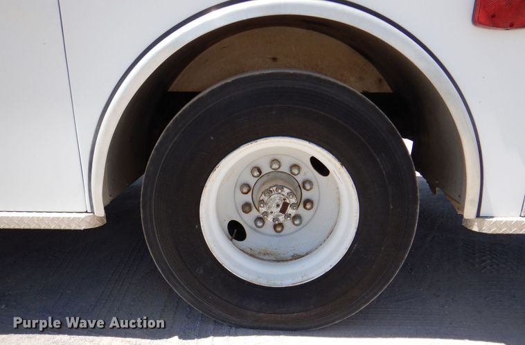 image for item DP4025 1994 International 4700  mobile command center truck