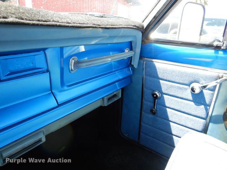 image for item DP4027 1981 Jeep J10  pickup truck