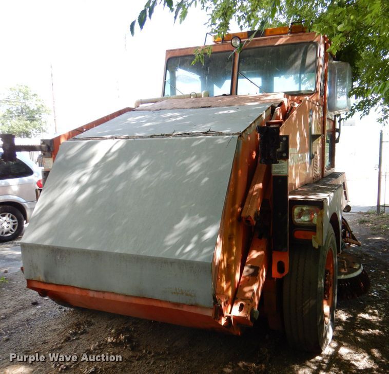 image for item DP4030 1998 Elgin Pelican Series P  street sweeper truck