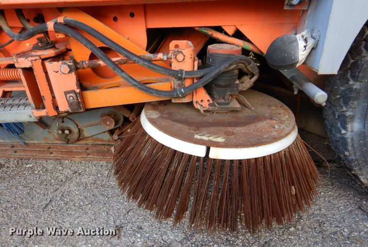 image for item DP4030 1998 Elgin Pelican Series P  street sweeper truck