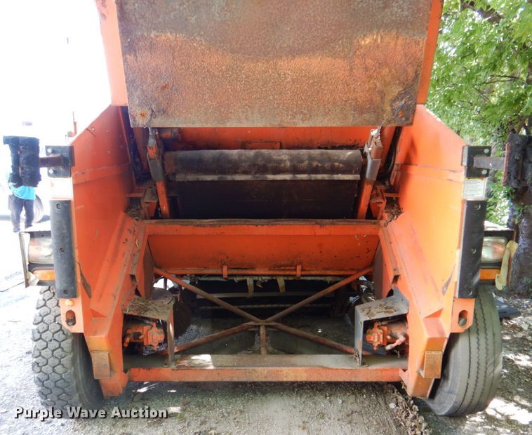 image for item DP4030 1998 Elgin Pelican Series P  street sweeper truck