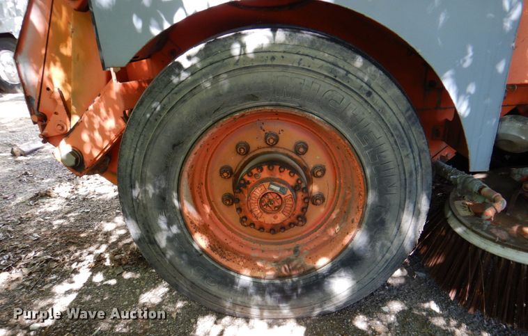 image for item DP4030 1998 Elgin Pelican Series P  street sweeper truck