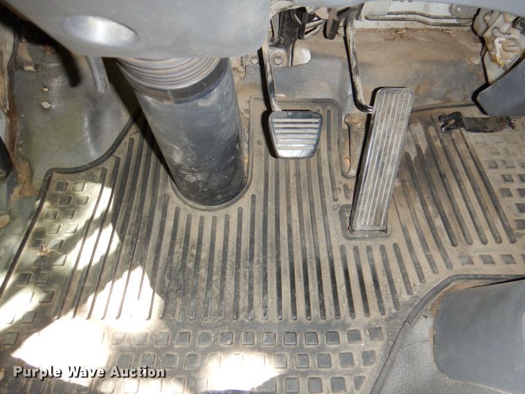 image for item DP4032 2012 Isuzu NPR HD  street sweeper truck