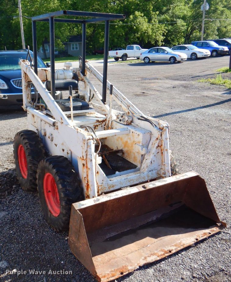 image for item DP4213 Melroe 444  skid steer loader