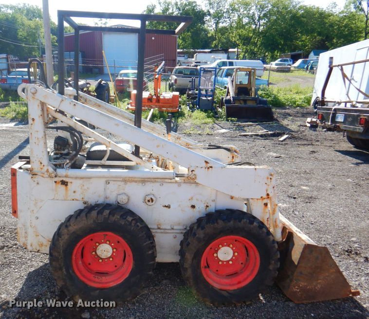 image for item DP4213 Melroe 444  skid steer loader