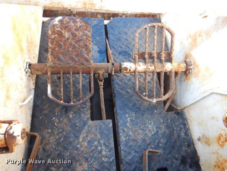 image for item DP4213 Melroe 444  skid steer loader