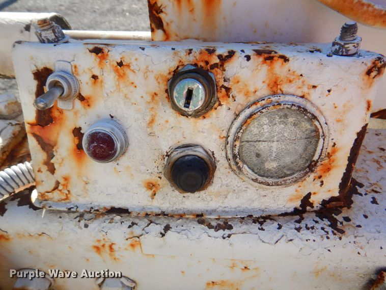 image for item DP4213 Melroe 444  skid steer loader