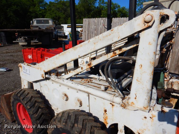 image for item DP4213 Melroe 444  skid steer loader