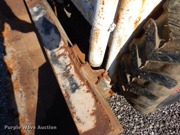 image for item DP4213 Melroe 444  skid steer loader