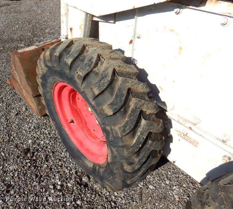 image for item DP4213 Melroe 444  skid steer loader