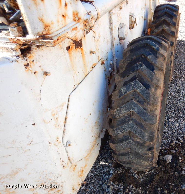 image for item DP4213 Melroe 444  skid steer loader