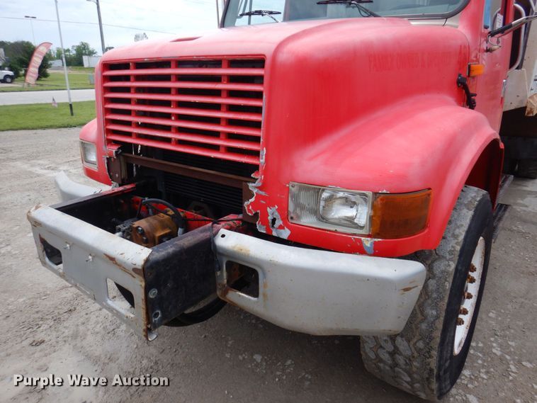 image for item DP5549 1996 International 4900  refuse truck