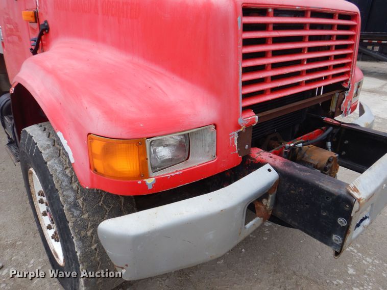 image for item DP5549 1996 International 4900  refuse truck