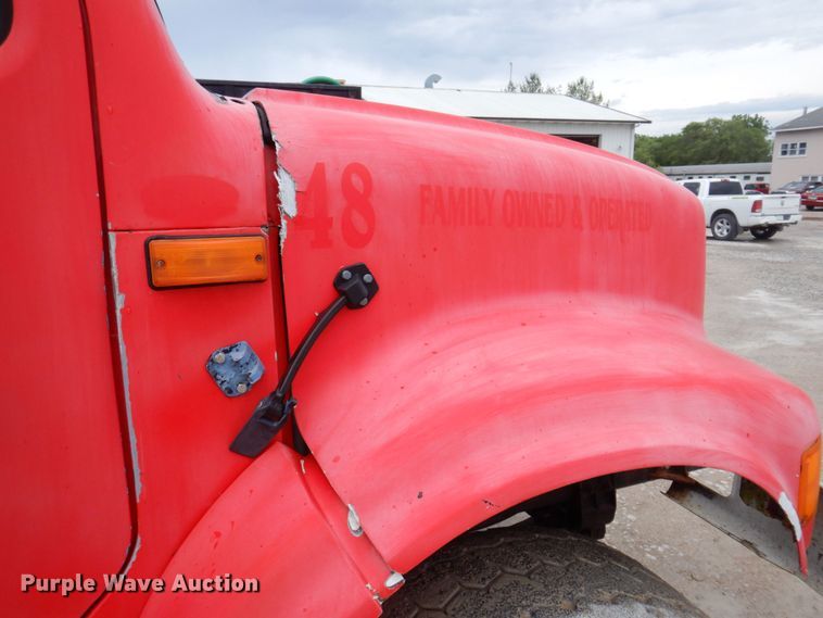 image for item DP5549 1996 International 4900  refuse truck