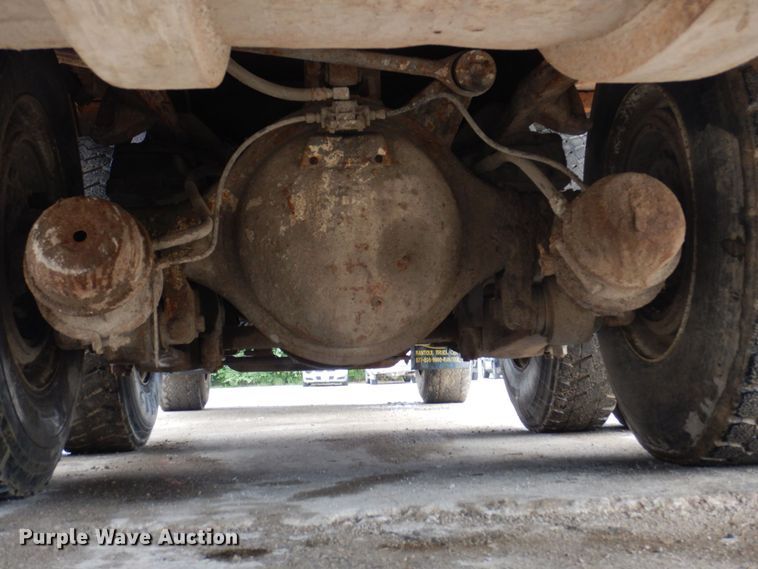 image for item DP5549 1996 International 4900  refuse truck