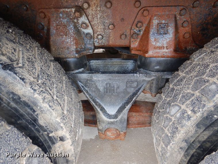 image for item DP5549 1996 International 4900  refuse truck