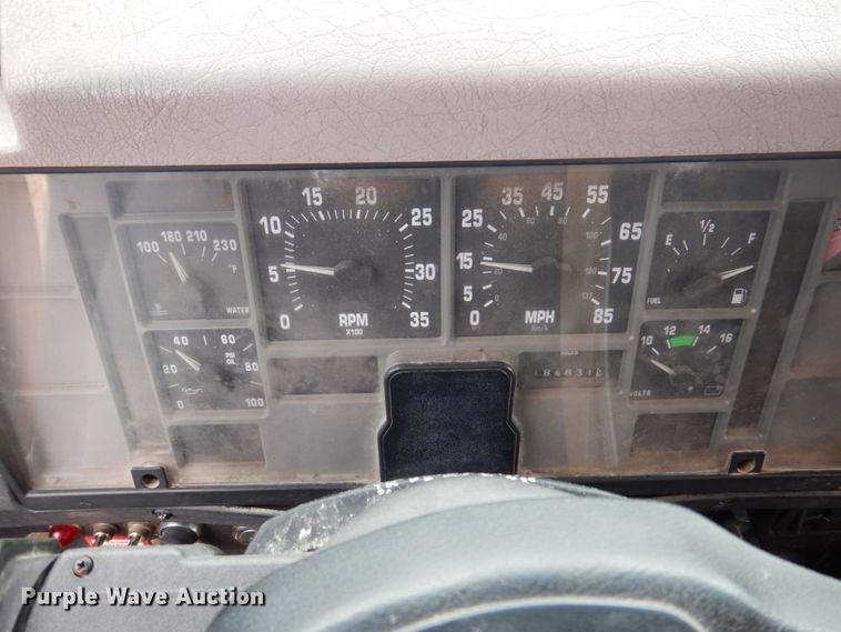 image for item DP5549 1996 International 4900  refuse truck