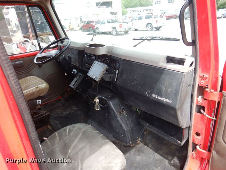 image for item DP5549 1996 International 4900  refuse truck