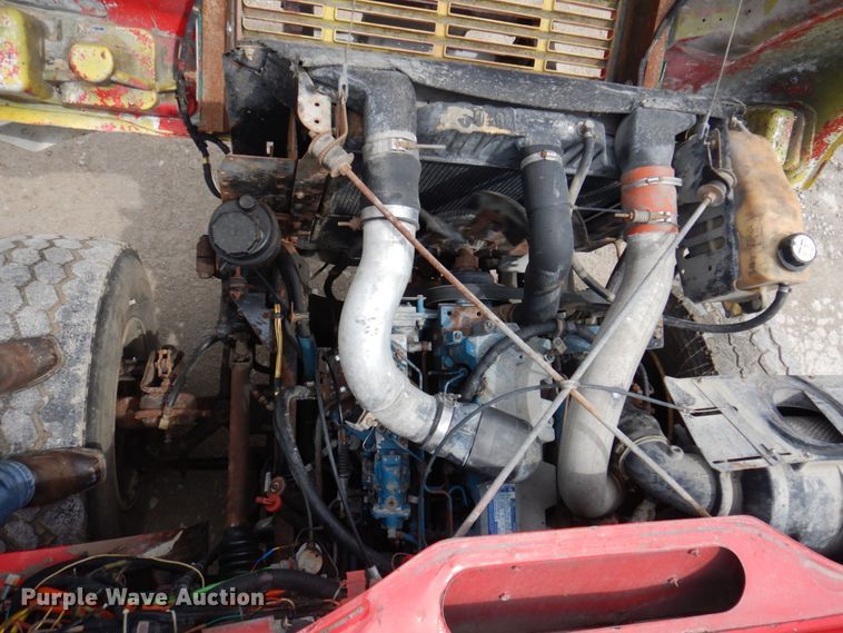 image for item DP5549 1996 International 4900  refuse truck