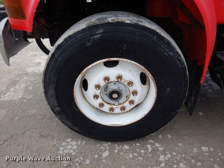 image for item DP5549 1996 International 4900  refuse truck