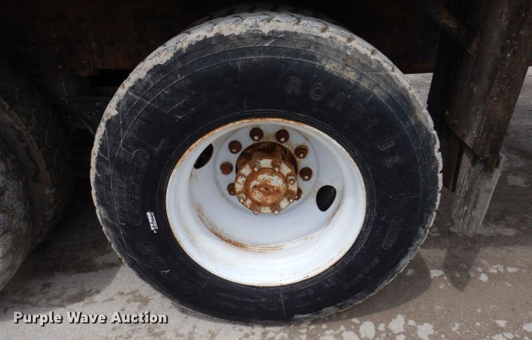 image for item DP5549 1996 International 4900  refuse truck