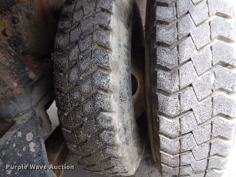 image for item DP5549 1996 International 4900  refuse truck