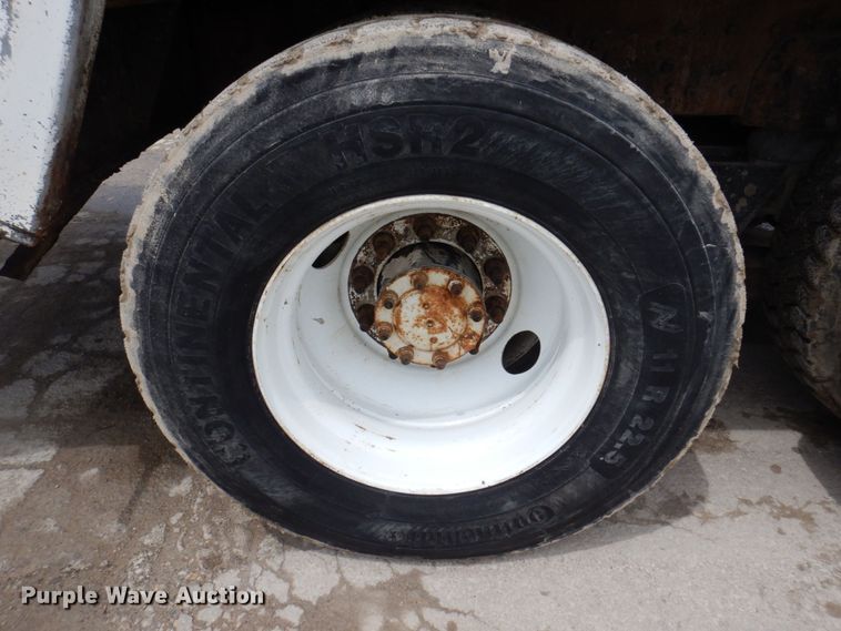 image for item DP5549 1996 International 4900  refuse truck