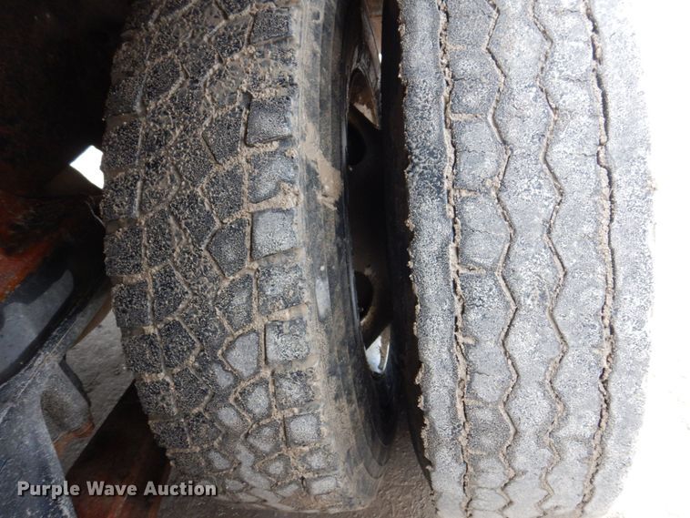 image for item DP5549 1996 International 4900  refuse truck