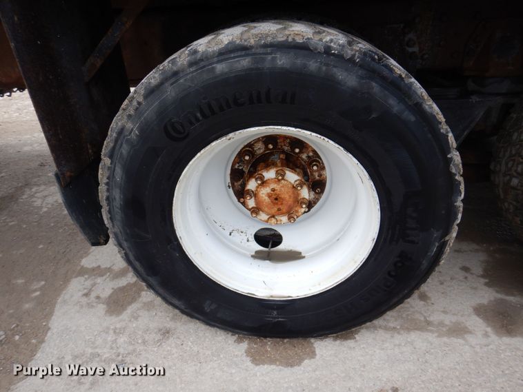 image for item DP5549 1996 International 4900  refuse truck