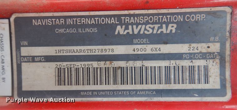 image for item DP5549 1996 International 4900  refuse truck