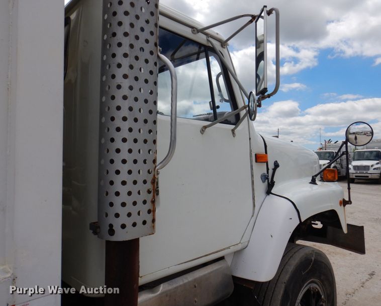 image for item DP5551 1997 International 2654  refuse truck