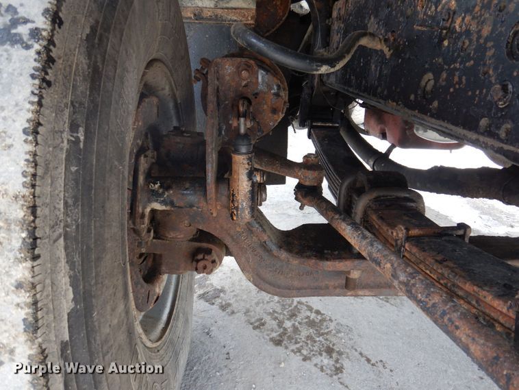 image for item DP5551 1997 International 2654  refuse truck