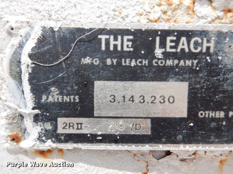 image for item DP5551 1997 International 2654  refuse truck