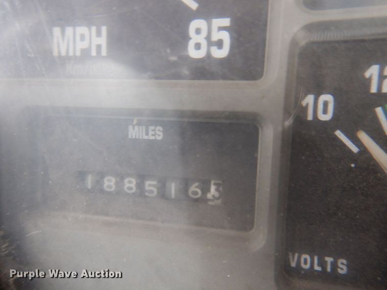 image for item DP5551 1997 International 2654  refuse truck