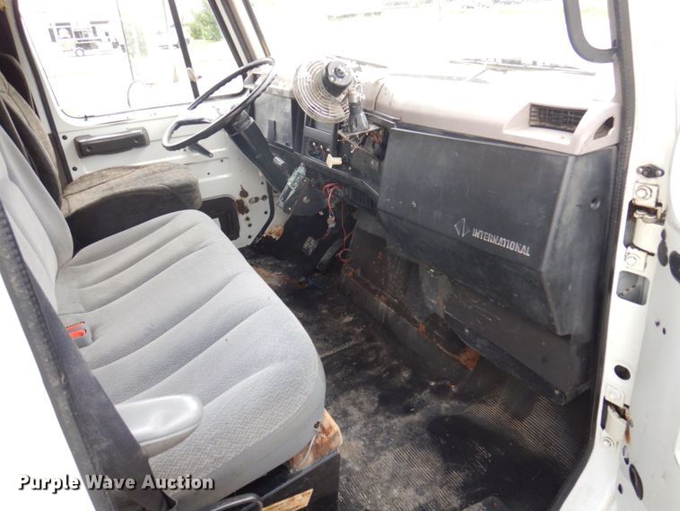 image for item DP5551 1997 International 2654  refuse truck