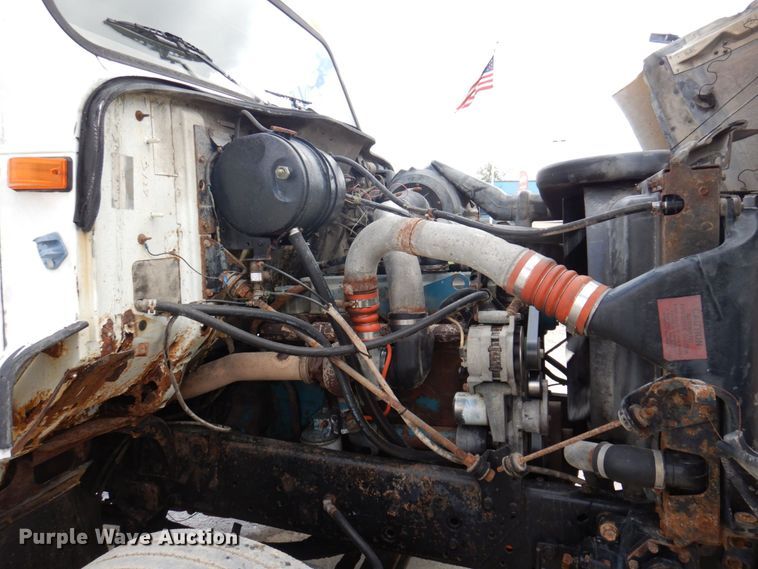 image for item DP5551 1997 International 2654  refuse truck