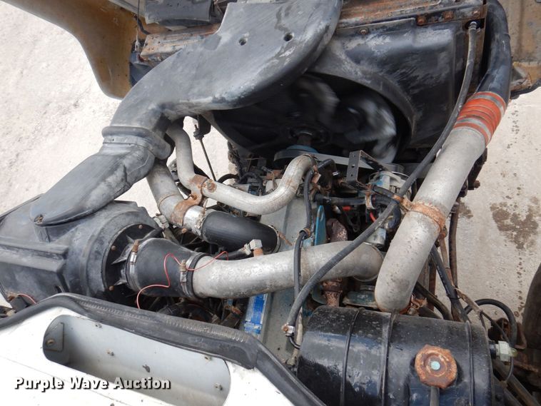 image for item DP5551 1997 International 2654  refuse truck