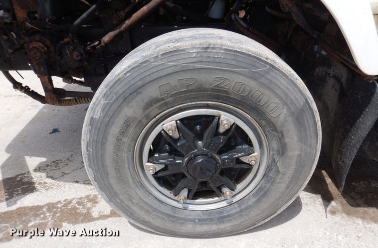 image for item DP5551 1997 International 2654  refuse truck