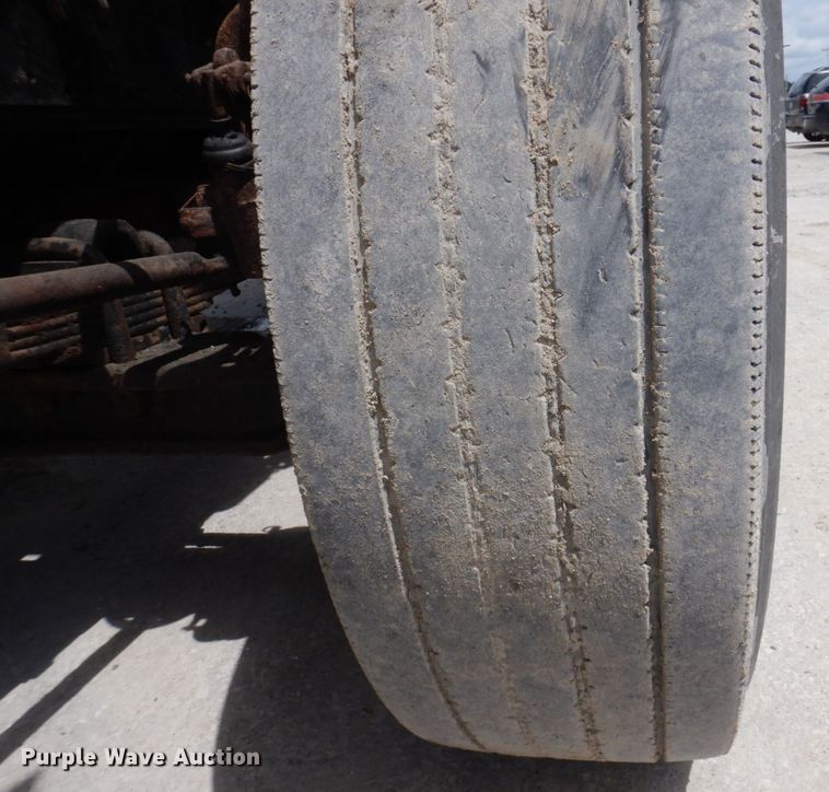 image for item DP5551 1997 International 2654  refuse truck