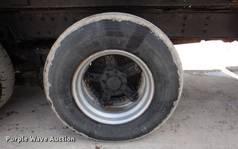 image for item DP5551 1997 International 2654  refuse truck